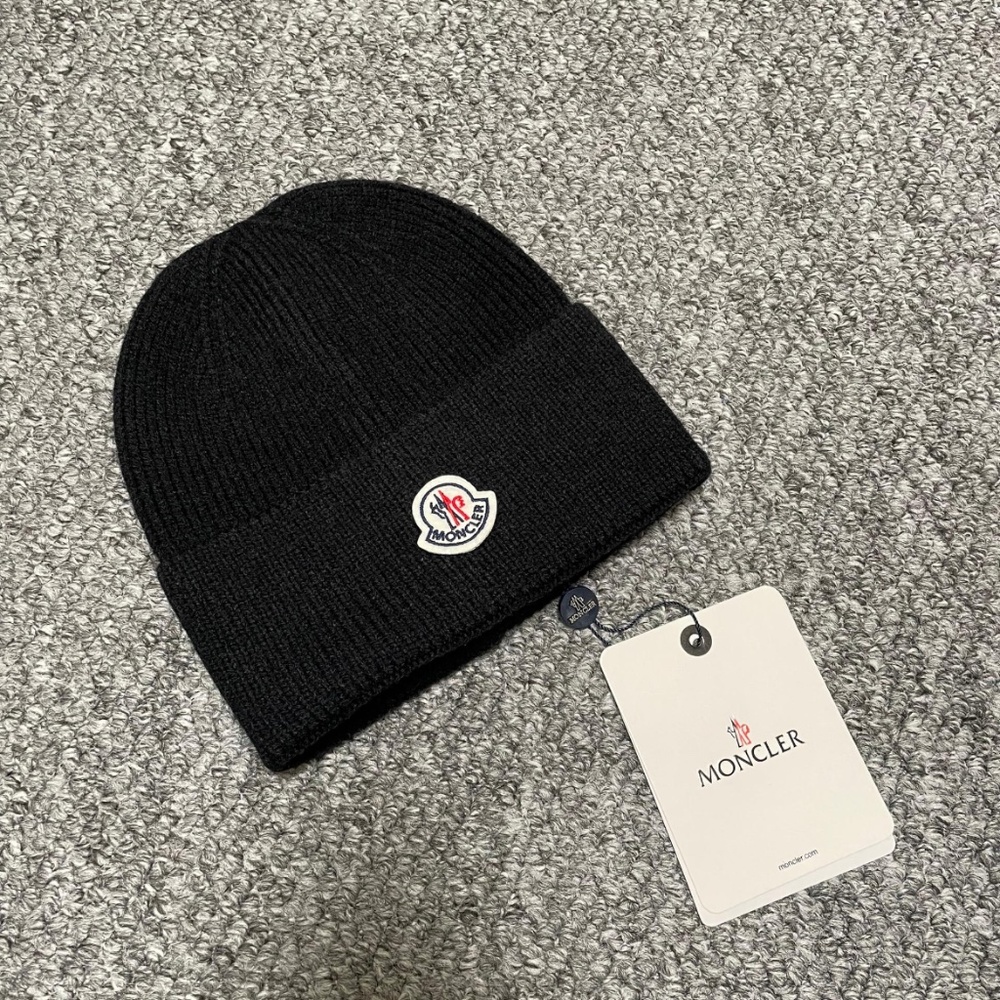 Moncler knitted hat